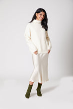 Load image into Gallery viewer, Anaphe Knitwear &amp; Layering Alpaca Comfort Zone Pullover Off White
